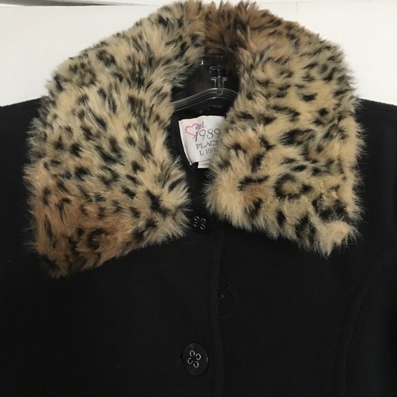 Swing coat with removable faux fur collar. - Picture 2 of 5
